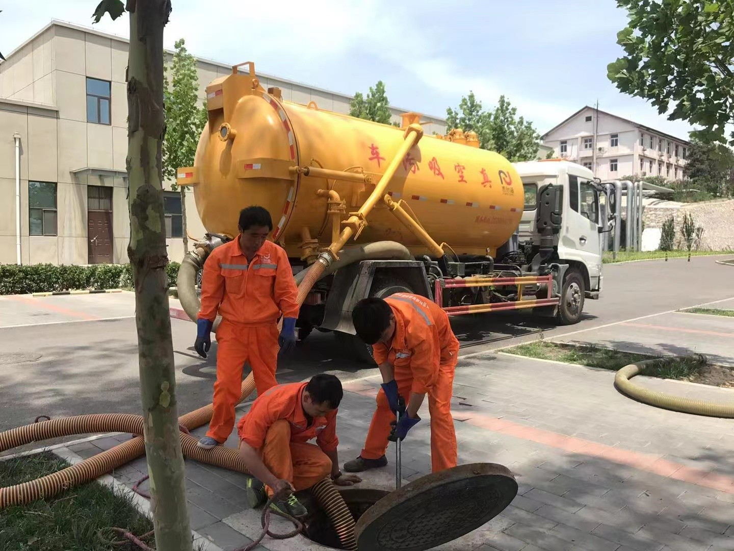 莲花化粪池清理与5-8吨吸粪车施工效率分析